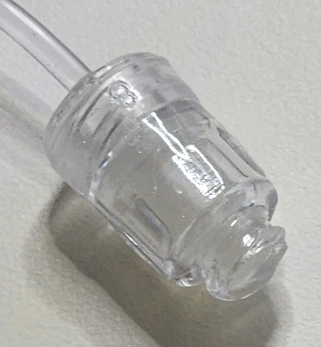 Conector Luer transparente na extremidade do extensor